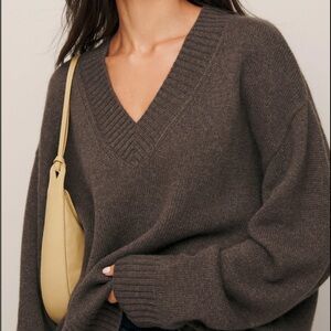 Reformation Jadey Cashmere Oversized V-neck Sweater Brown - Size XS